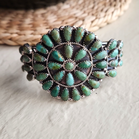 Amazing NWT Native American Navajo Turquoise Flower Cluster Cuff Bracelet 💙 - Picture 9 of 16
